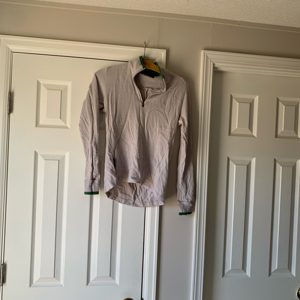 Icebreaker Light Lavender Pullover with Green Collar